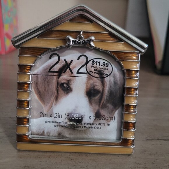 NEW Small Doghouse Frame W/Bone by Green Tree Gallery Holds a 2”X2” Photo - Picture 1 of 5